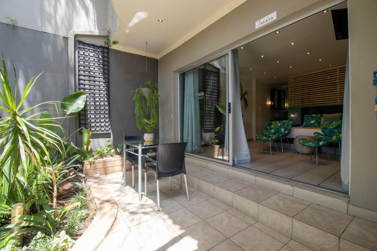 Club Cocomo Hartbeespoort Exterior foto